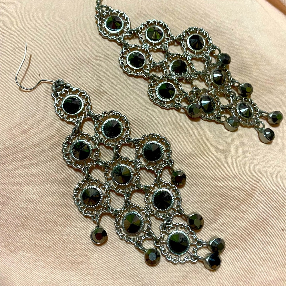 Sliver and black Dangling earrings